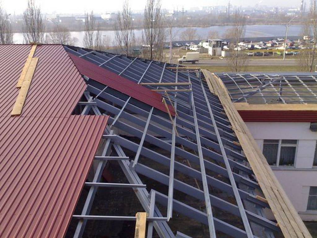 Roofing contractors lake villa